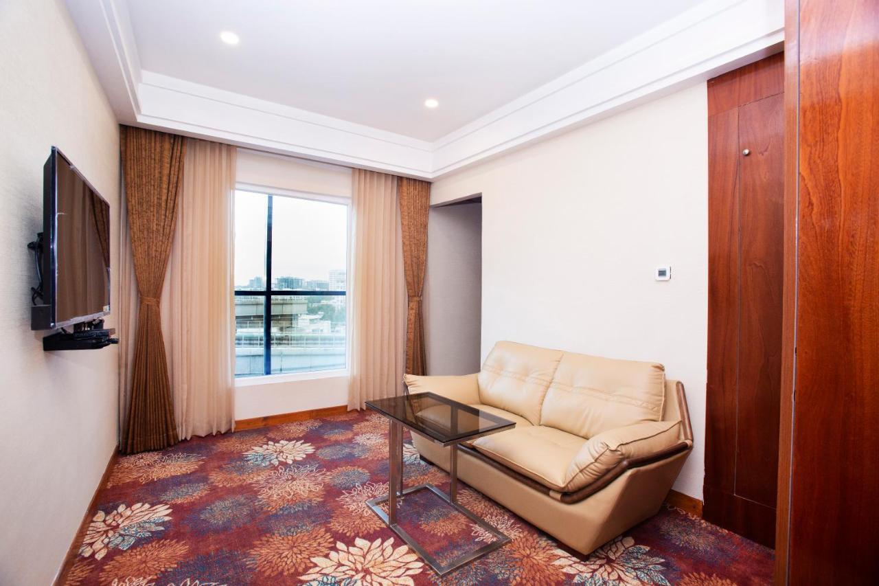 Kingston Hotel Bangalore Exterior photo