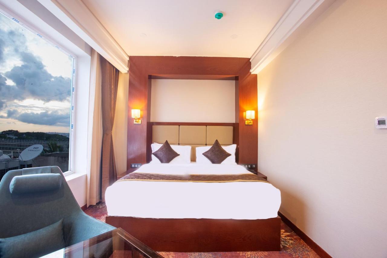 Kingston Hotel Bangalore Exterior photo