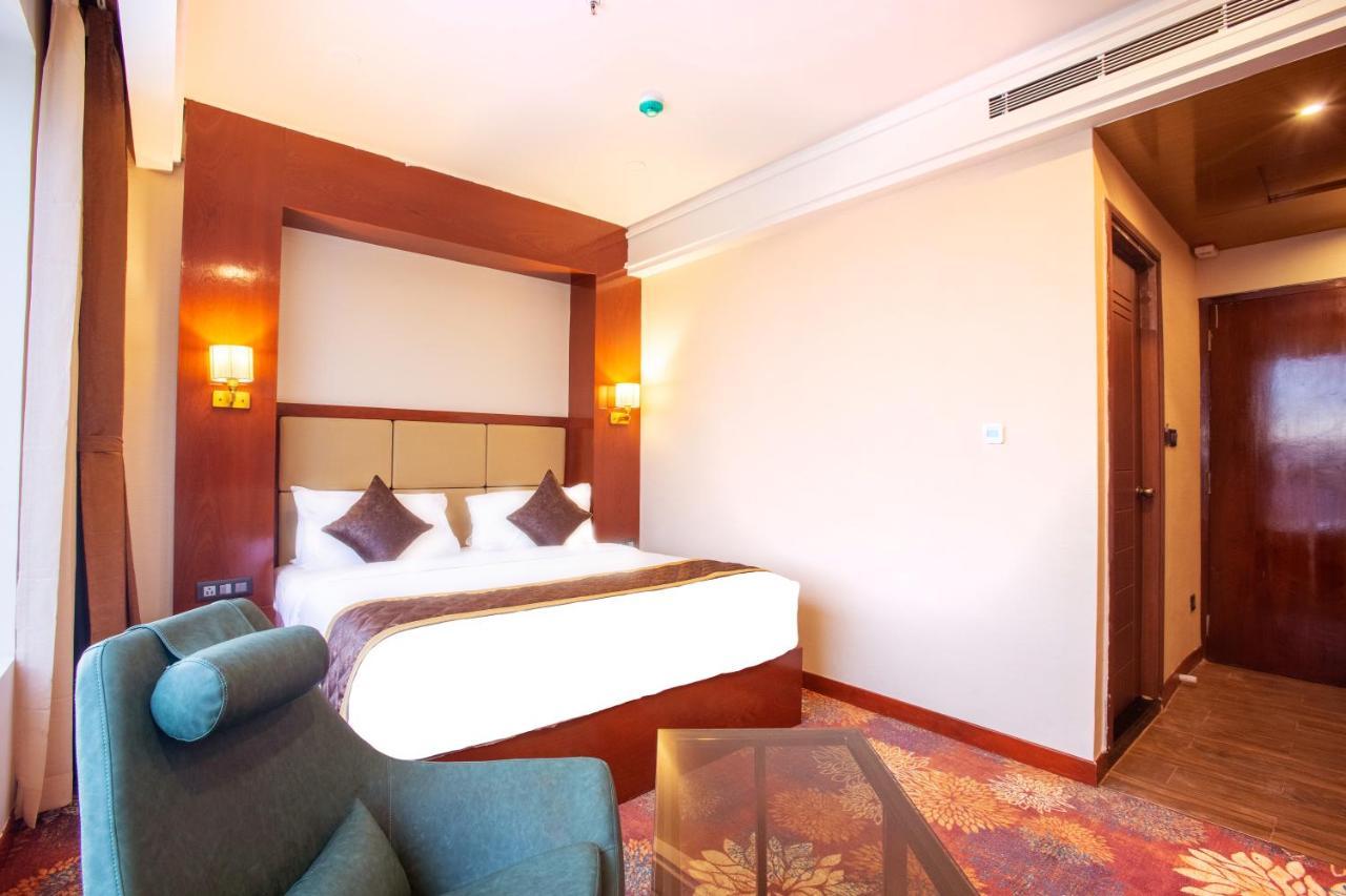 Kingston Hotel Bangalore Exterior photo