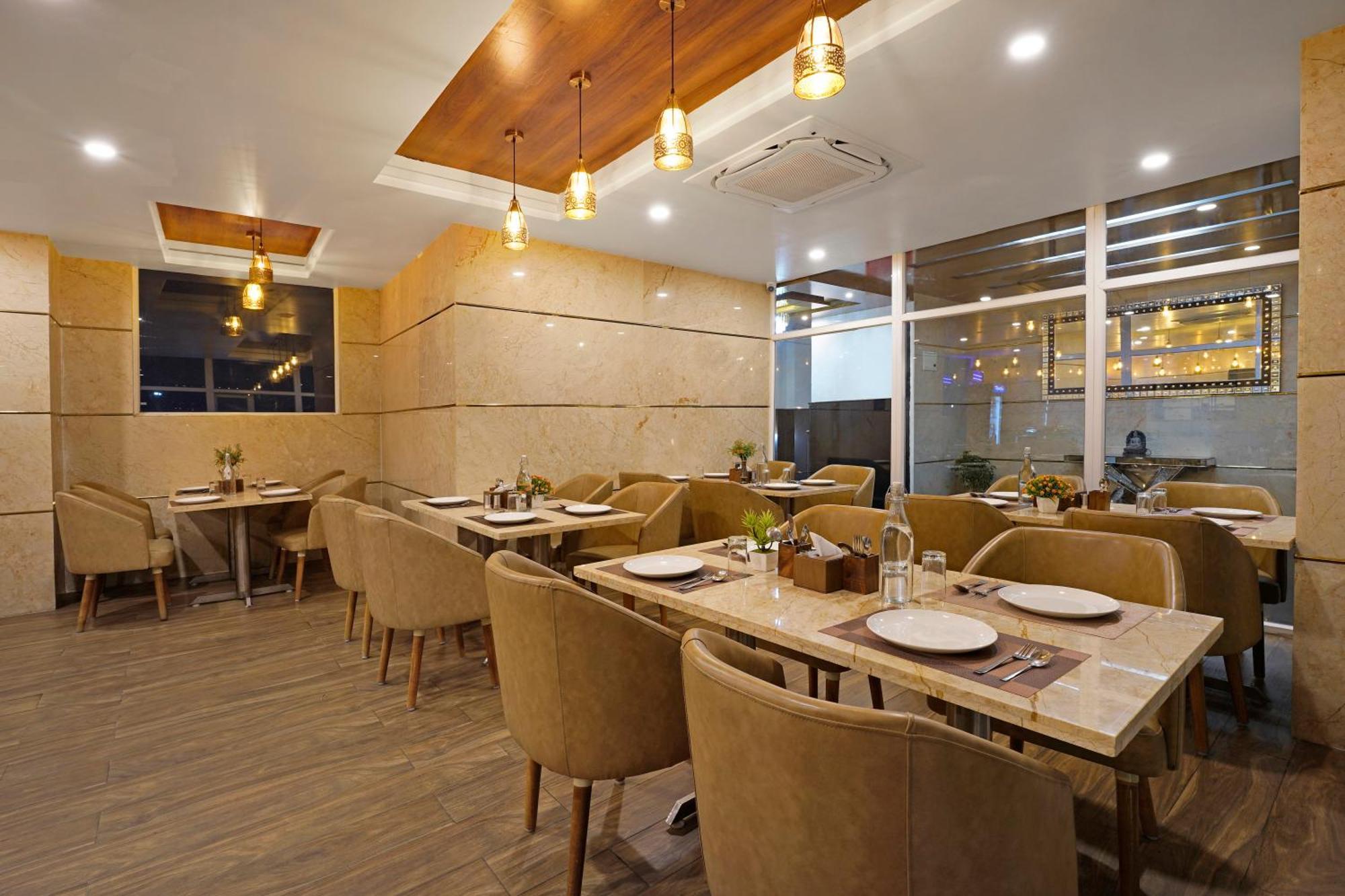 Kingston Hotel Bangalore Exterior photo
