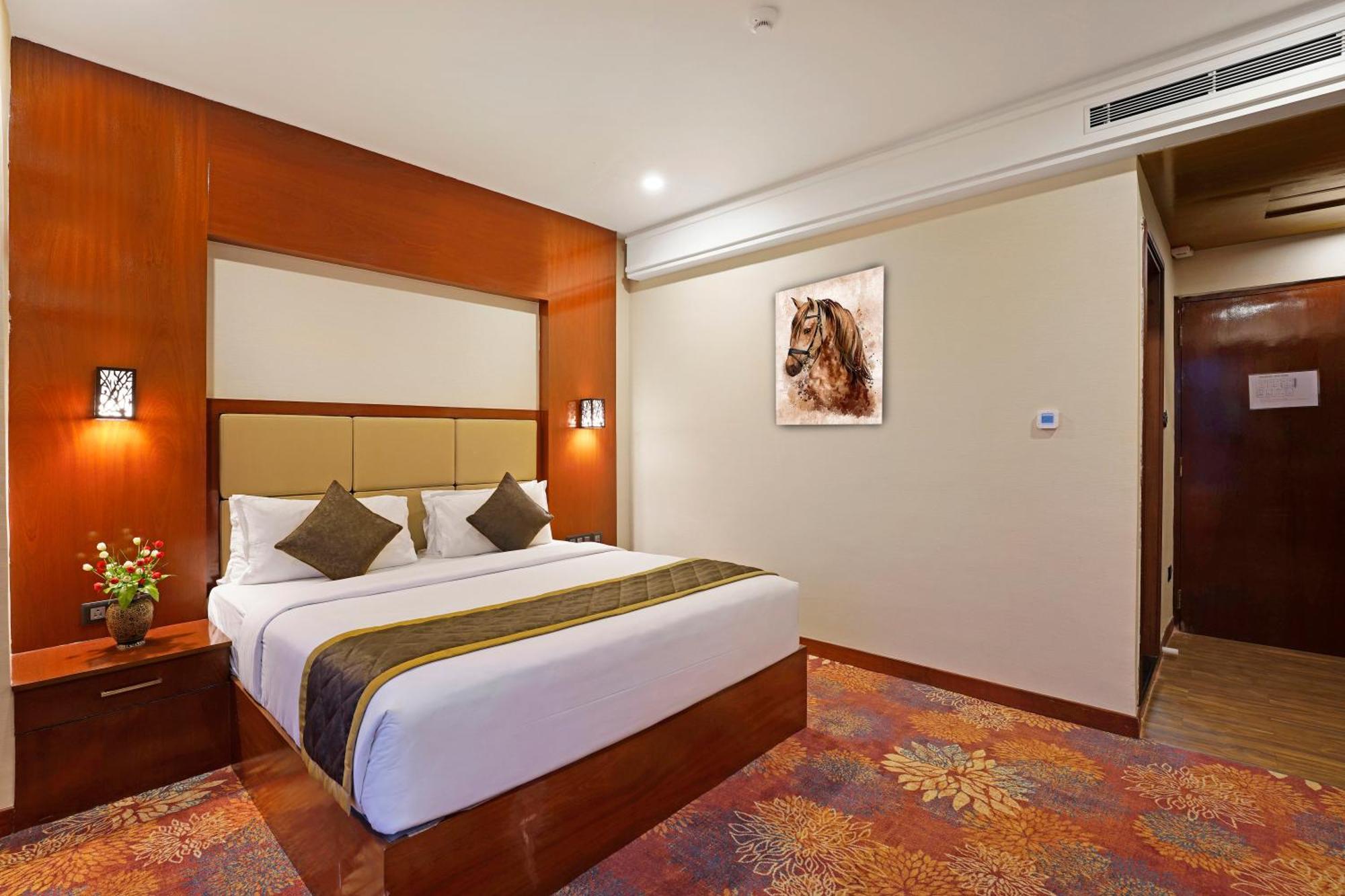 Kingston Hotel Bangalore Exterior photo